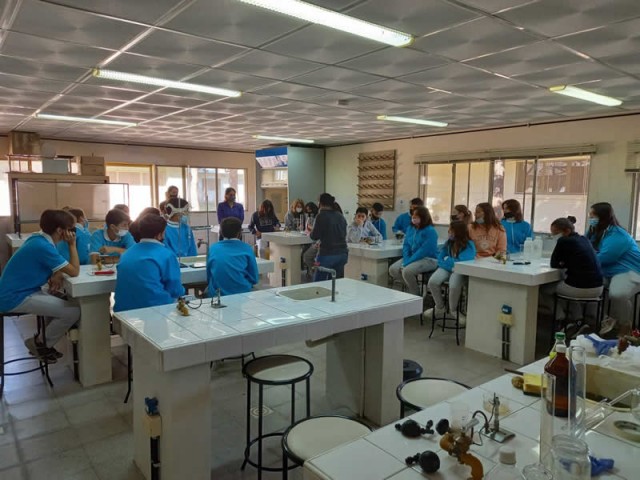 Se abrieron las puertas de nuestros laboratorios a estudiantes de la escuela PROA Biotecnología